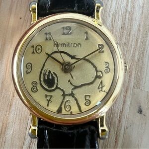 Armitron Peanuts Snoopy gold tone black leather watch NEW BATTERY